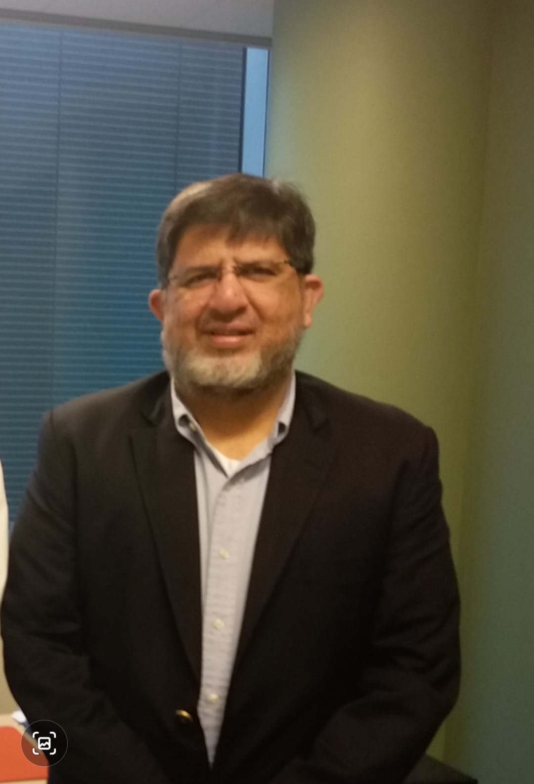 Dr. Farrukh R. Sheikh Dr. Farrukh R. Sheikh